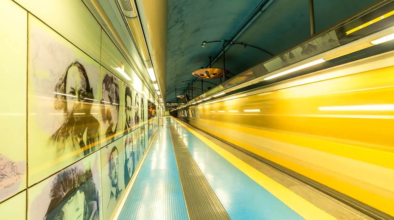Treno della metropolitana di Napoli